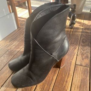 Celine - Leather Ankle Boots - 38.5